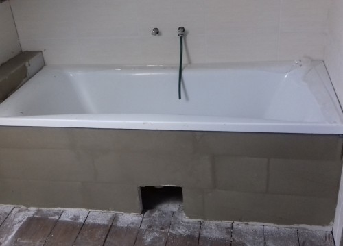 Ytong tégla alkalmazása fürdőkád beépítéséhez - Békás Épker Tüzép