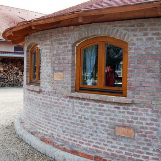 Barabás téglakő homlokzatburkolat 5x12x24cm sárga-piros antik színben RENDELÉSRE
